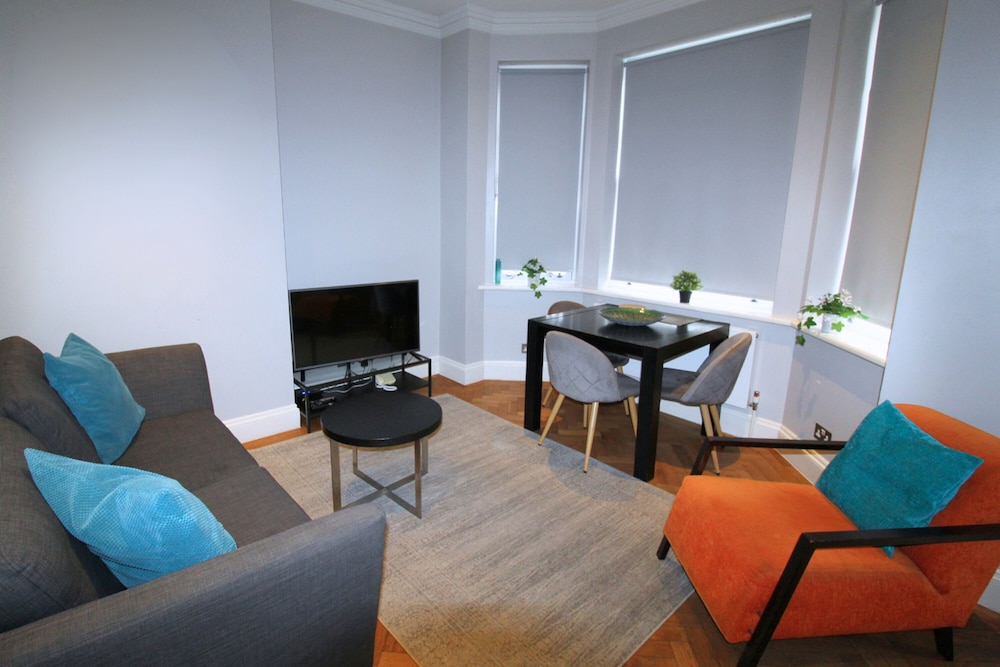 Barons Court Apartments by Viridian Apartments