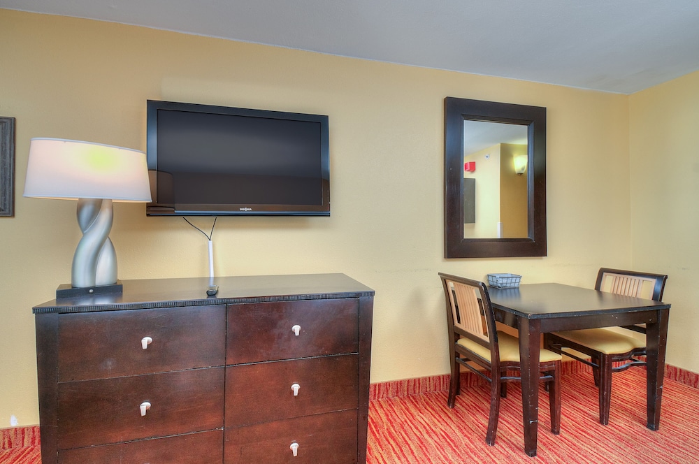Landmark Resort by Elliott Beach Rentals