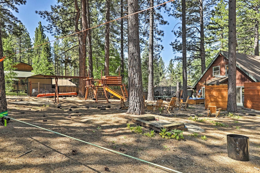 1 Mi to Heavenly Ski Resort: Retreat w/ Hot Tub