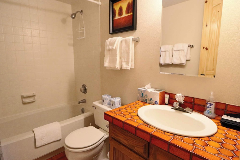 Family Fun Condo Stay for 6!