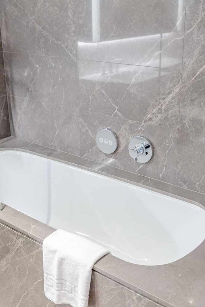 Luxurious 2BD Flat by the River Thames - Vauxhall