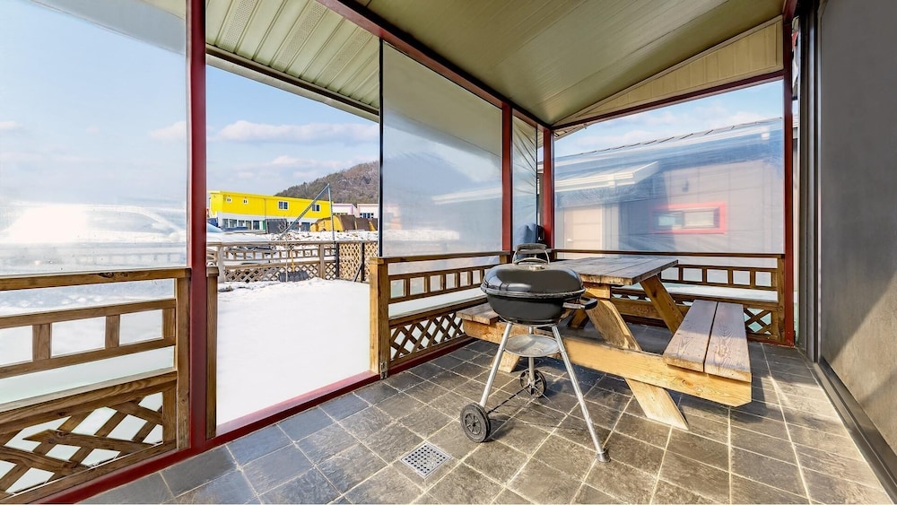 Gapyeong Walkingoncloud Pension&glamping view 3