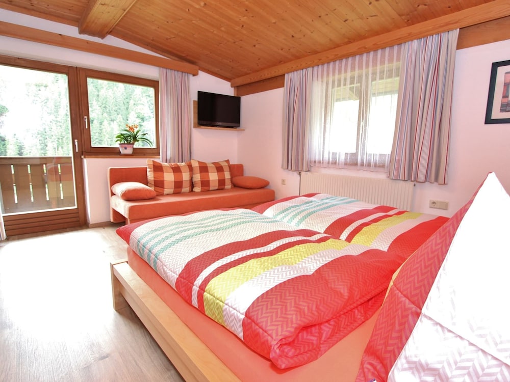 Apartment in Viehhofen Near Ski Lifts view 3