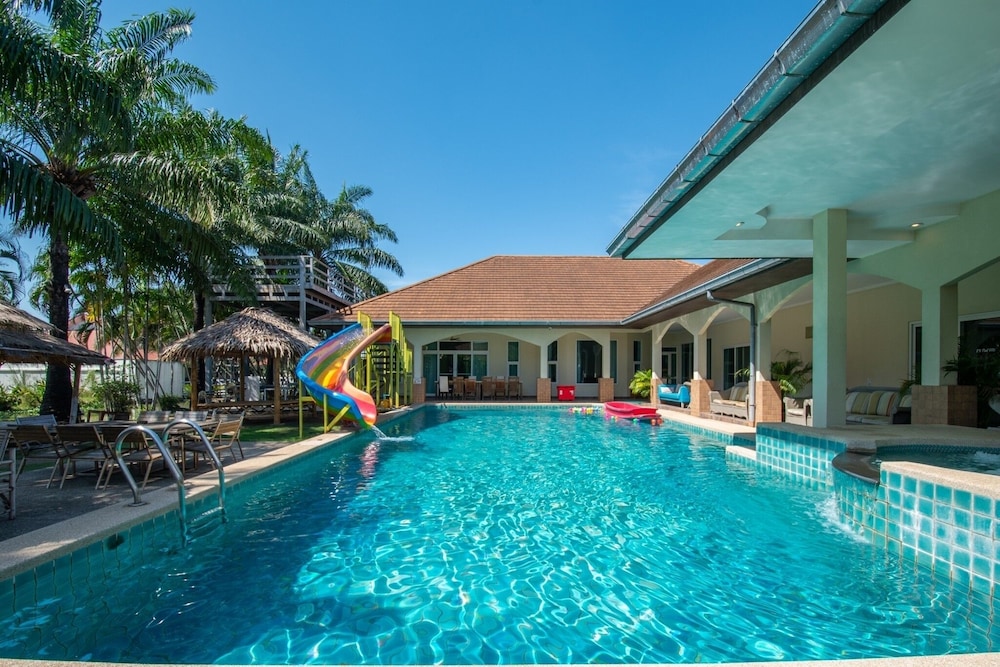 Pool Villa for Families and Party