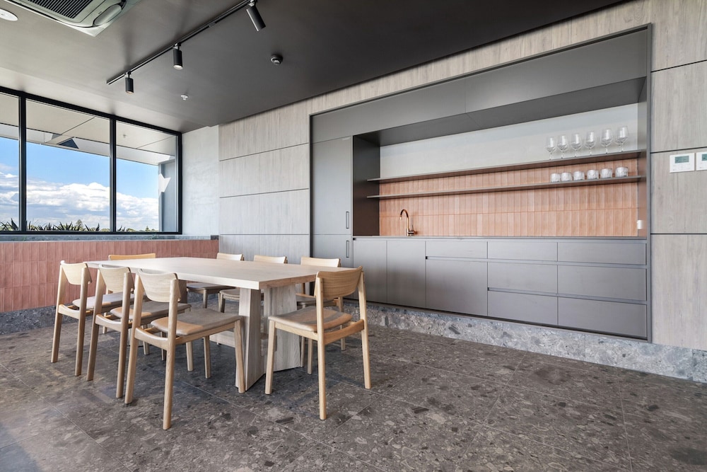 Cosmopolitan 1-bed - Fremantle Beach Front