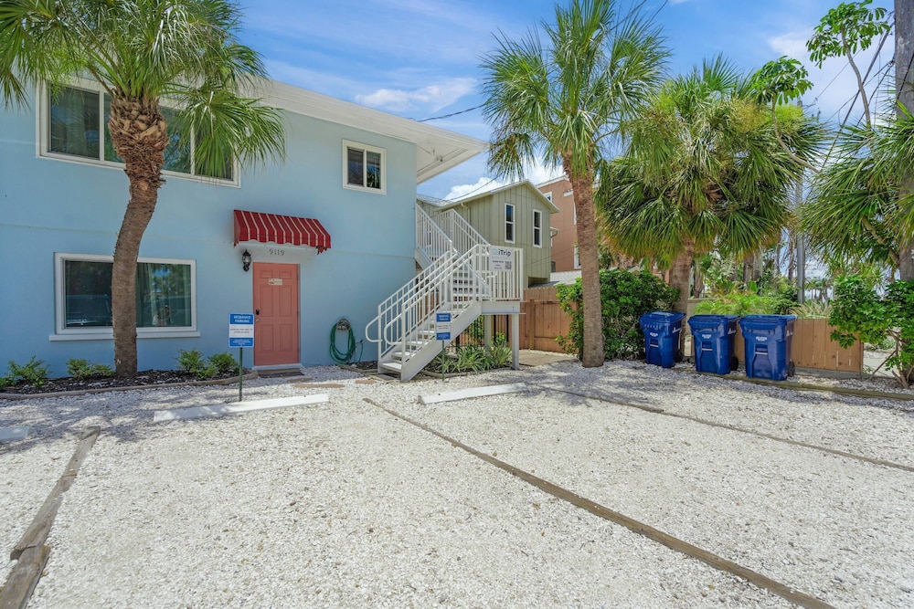 Coastal Breeze Siesta Entire 4-unit Complex With Dock