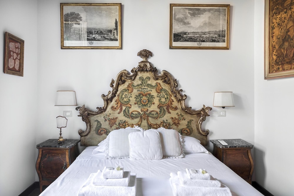 A Prince in Rome Elegant Navona Terrace Apartment