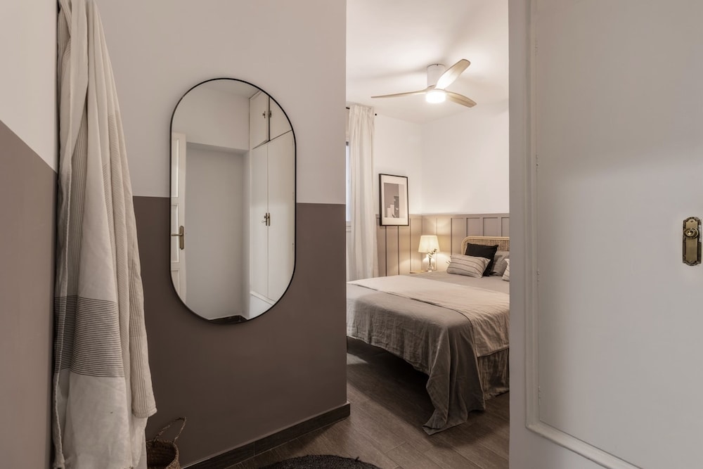 Real - 3 Bedroom and Terrace in Almagro