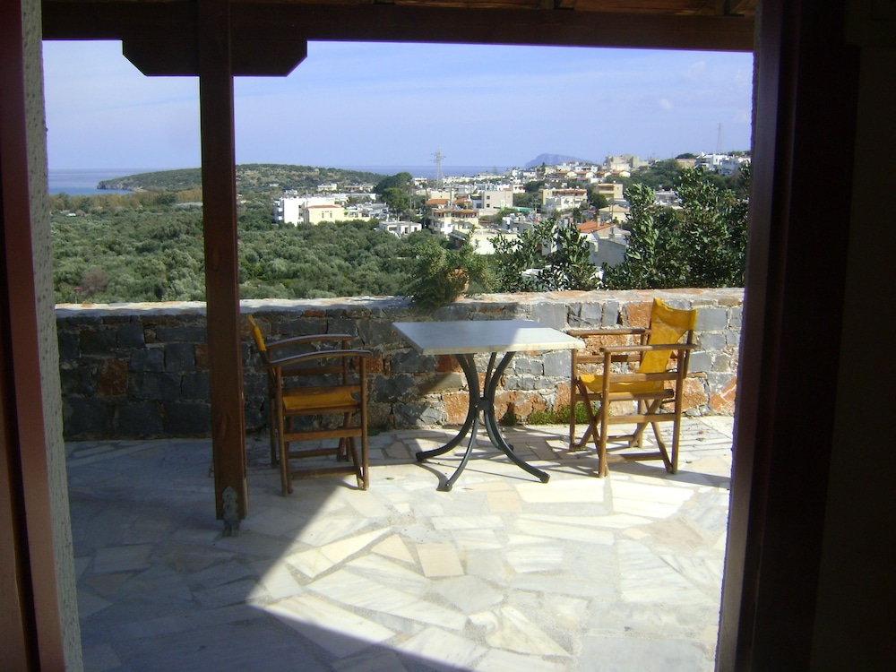 Kavousanos Apartments