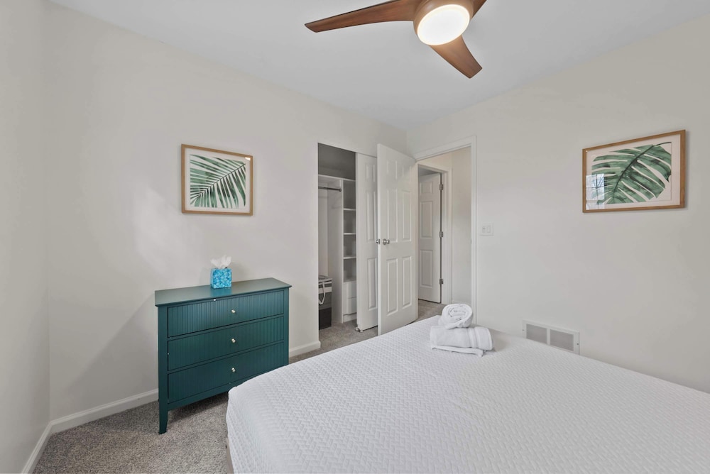 Dublin Blue Haven - Home for 12