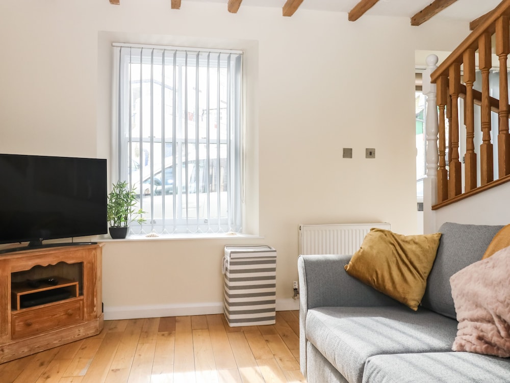 1 Greenswood Court