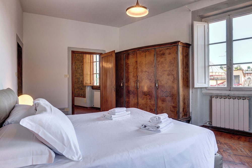 Palestro Apartment by Mamo Florence