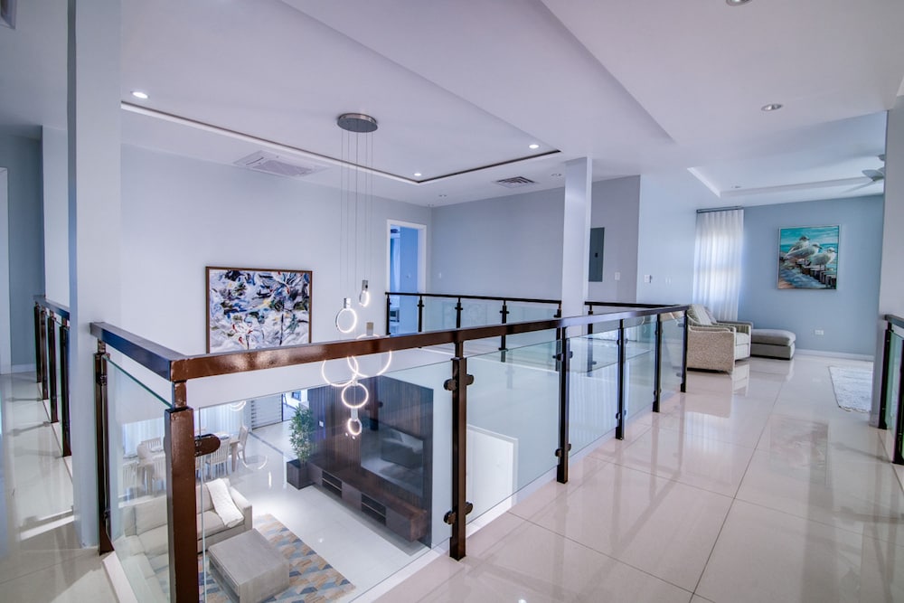 Luxury Oceanfront Villa Fully Staffed Pool Jacuzzi Movie Theatre