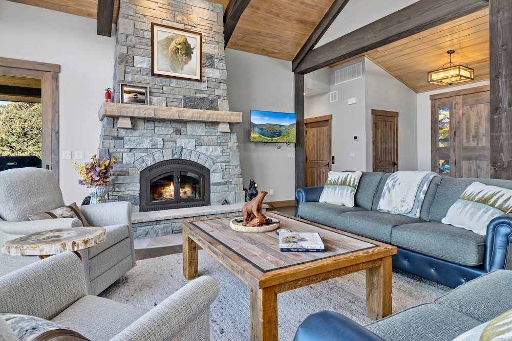 Hearthstone Luxury Vacation Rental At Windcliff 5 Bedroom Home