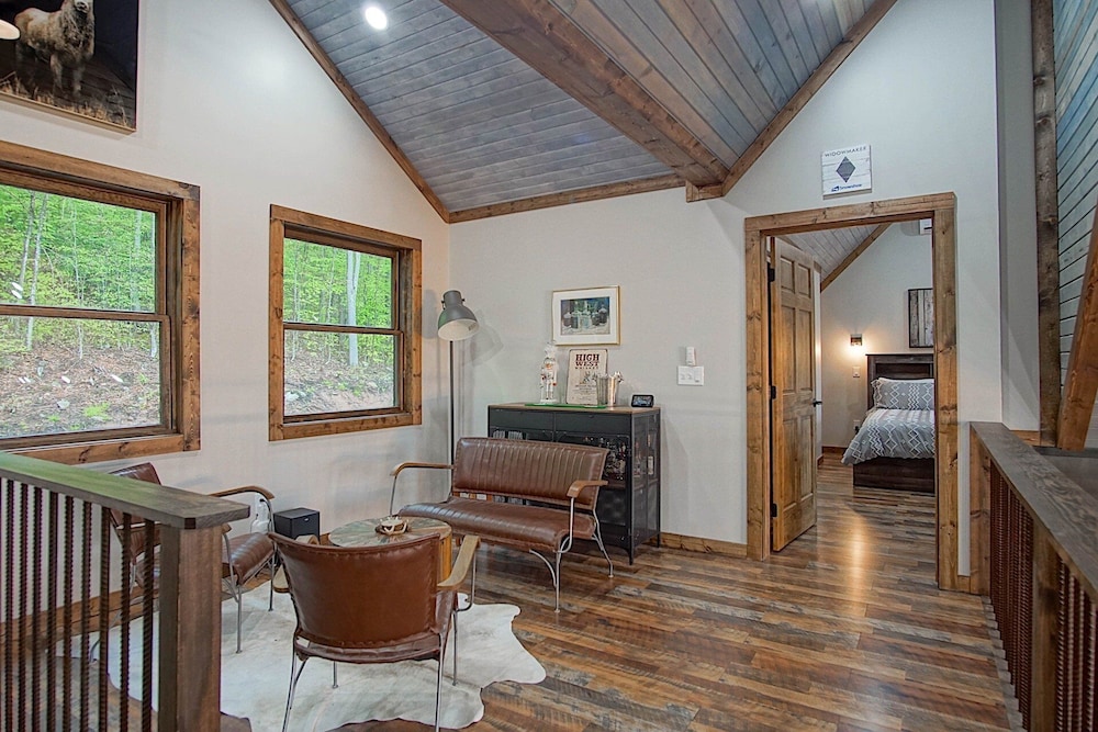 5 Br: Cupp Runneth Over - Luxurious Retreat Nestled 9.7 Miles From Snowshoe