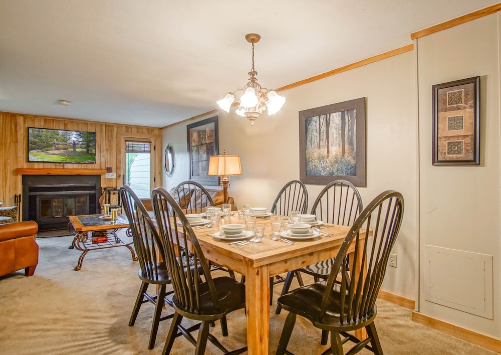 Powderidge #14: 2 Bedrooms, 2.5 Bath: Slope Side, Wood Fireplace