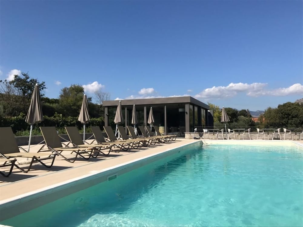 Cavanera Etnea Resort & Wine Experience