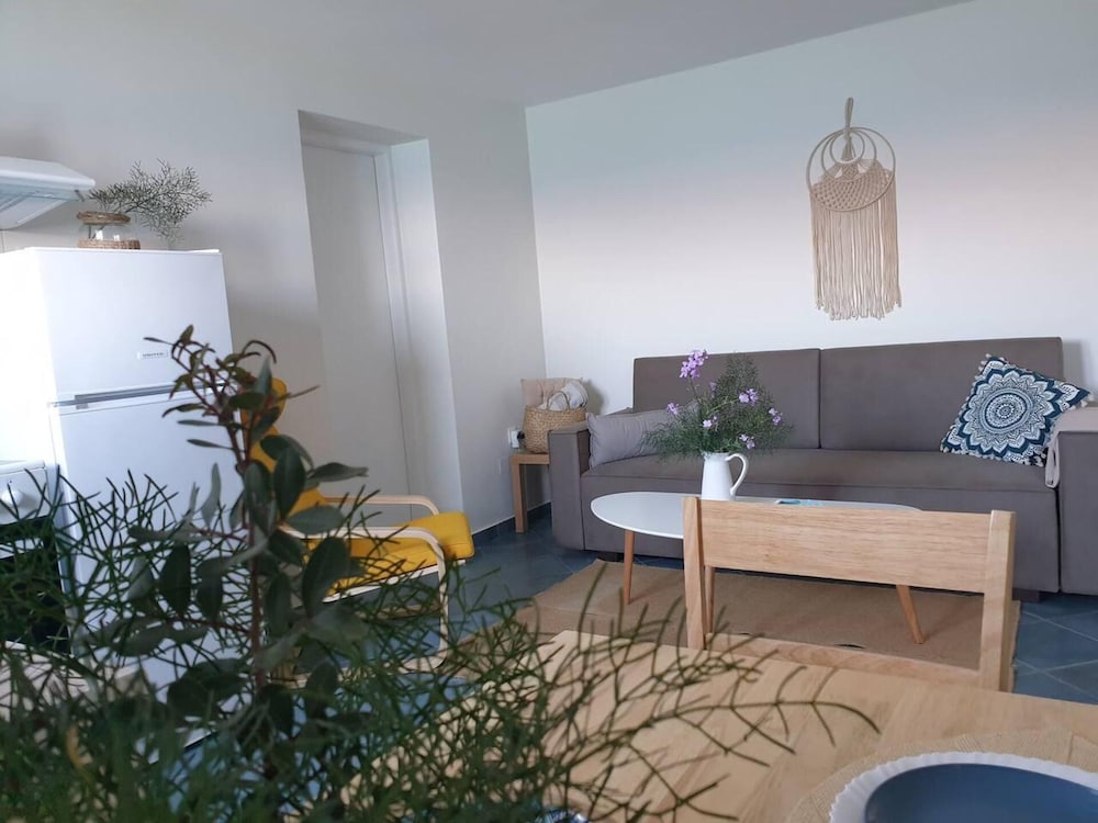 Beachside Retreat - Sleeps 4, Terrace & Views view 5