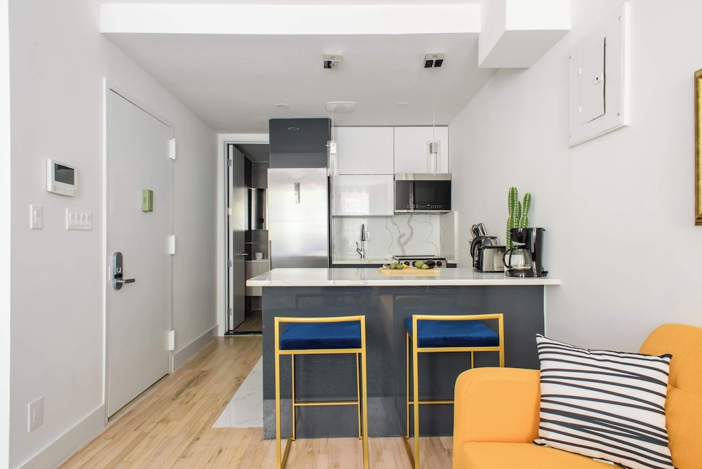 1597 New York Apt