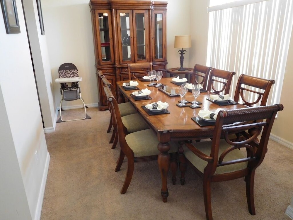 Palm Lake Villa 6 Bedroom Home