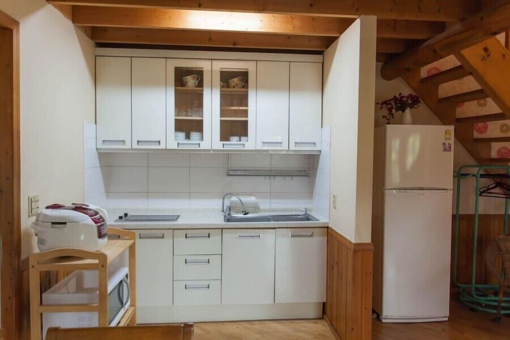 Cabin Town Pension