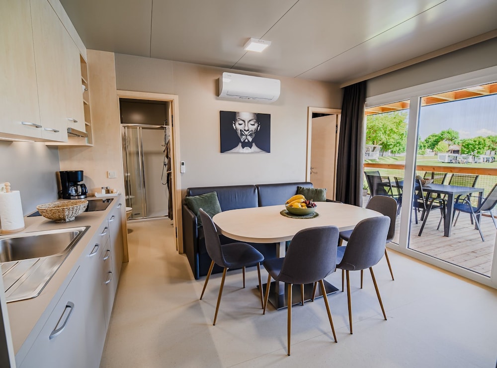 Lakeside Luxury Retreat Mobile Homes With Thermal Riviera Tickets