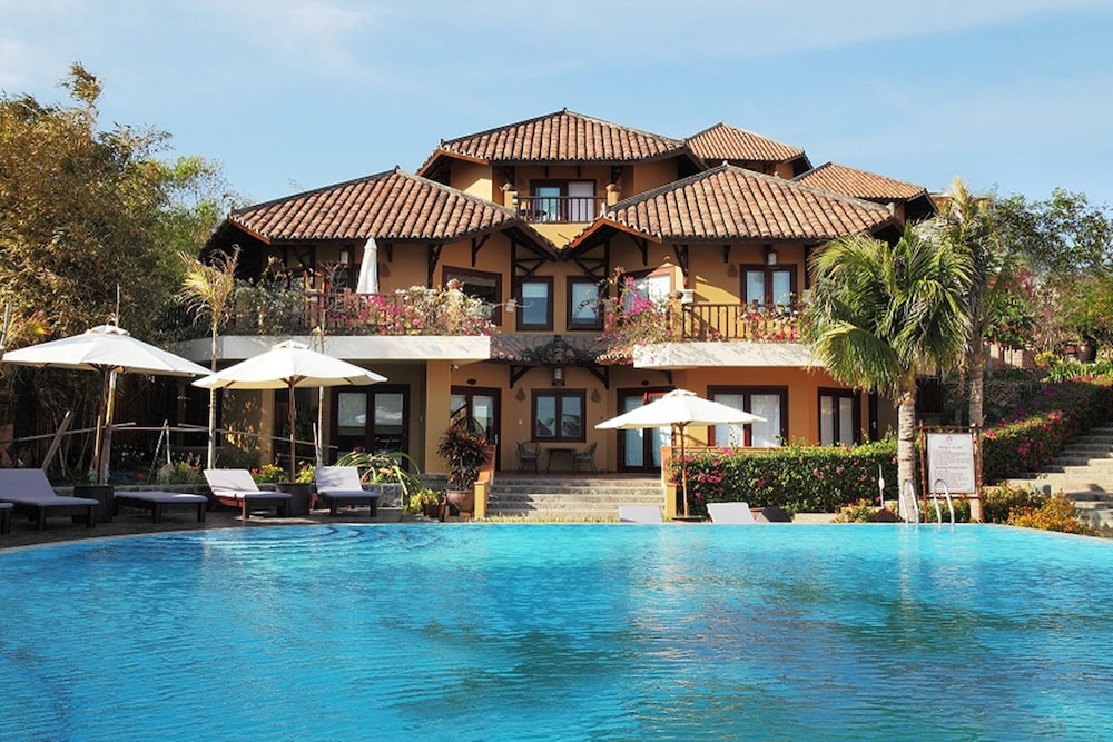 Poshanu Resort