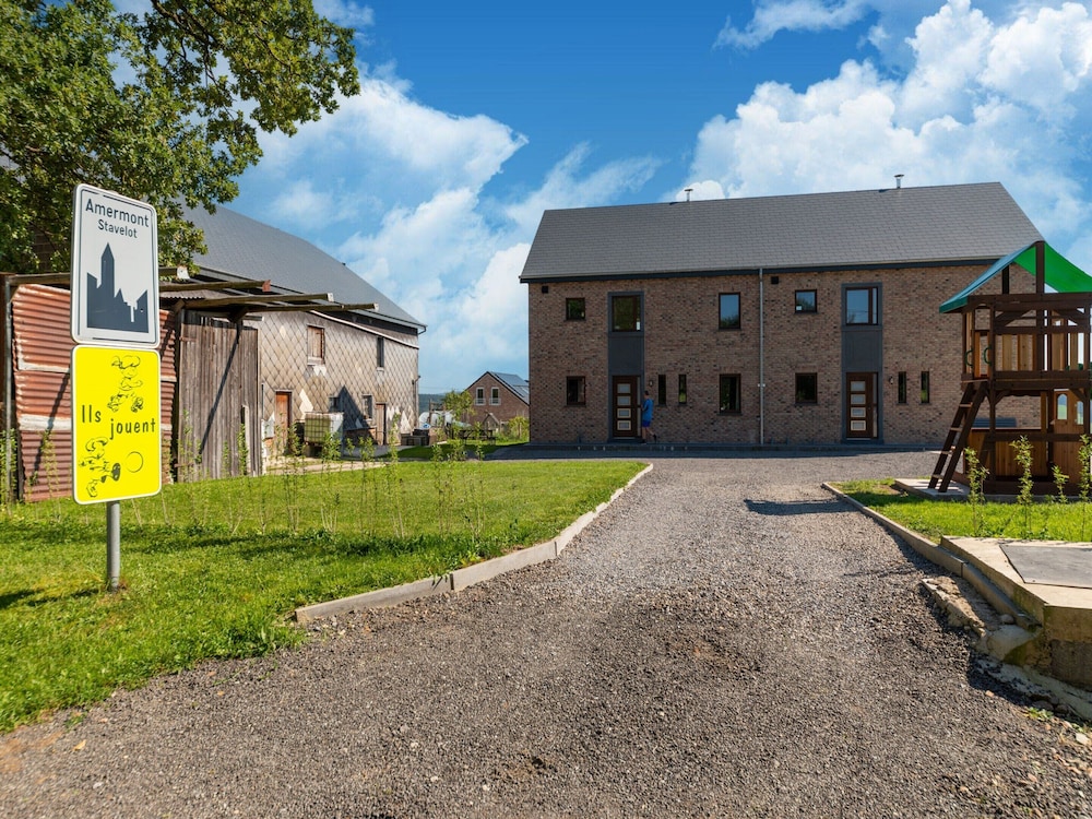 Spacious Getaway Near Spa F1