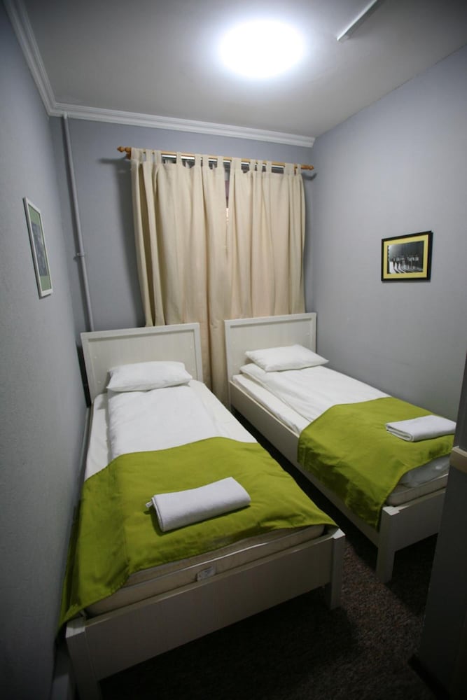 Cheers Hotel - Hostel