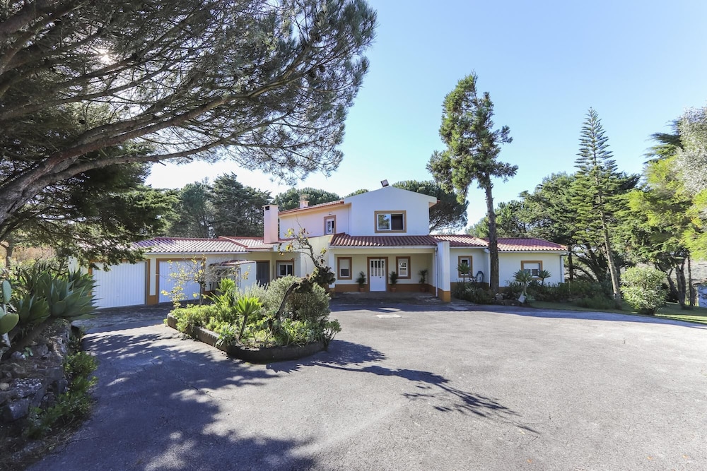 Sintra Classic Villa by Homing