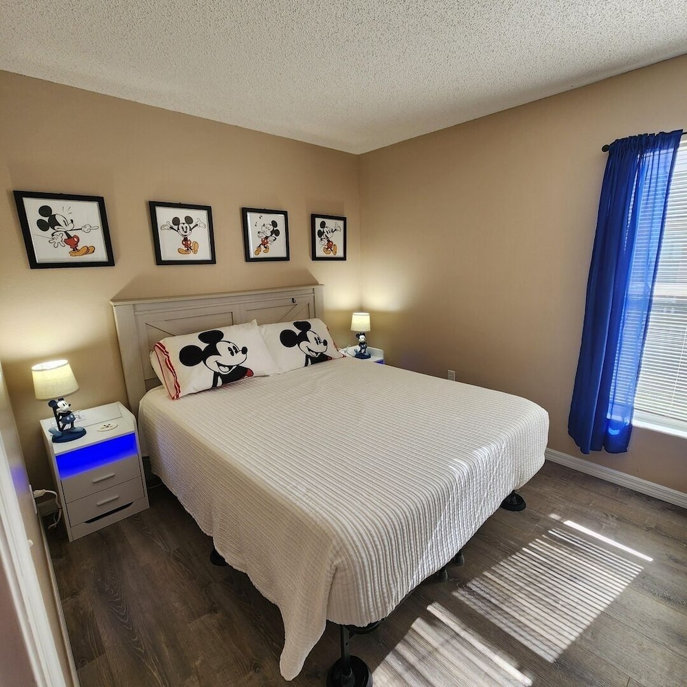 LKB4705AW 4 Bedroom villa in Lake Berkley 4 Home