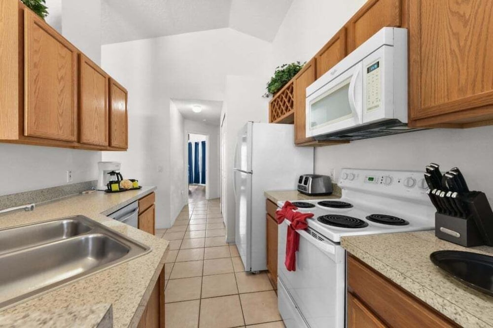 Cozy 4br Pool Home W/ Game Room Near Disney 4 Bedroom Villa