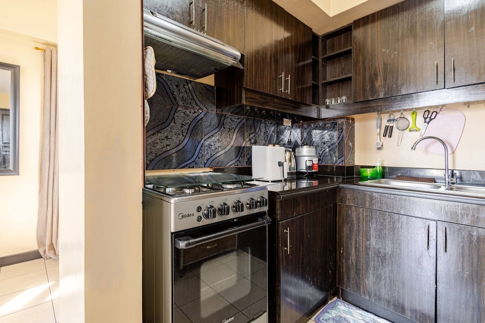 Lovely Skyview Haven -near BGC