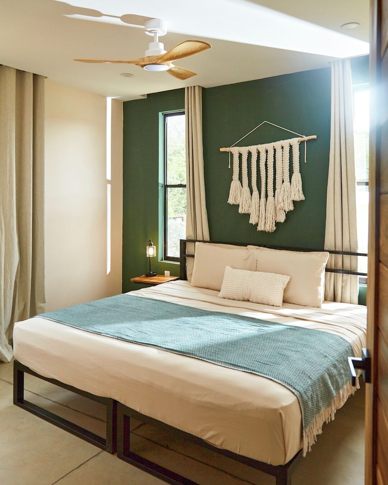 Pelícano Popoyo Boutique Villas