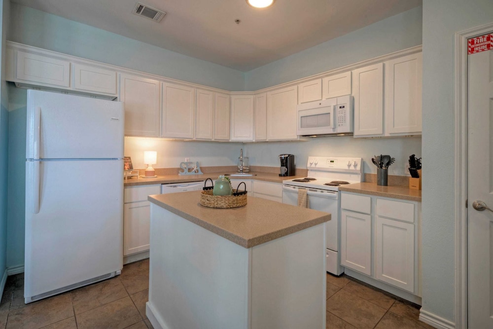 9 Costa Bahia Condos Sleeps 48 + Pool Minutes to the Beach