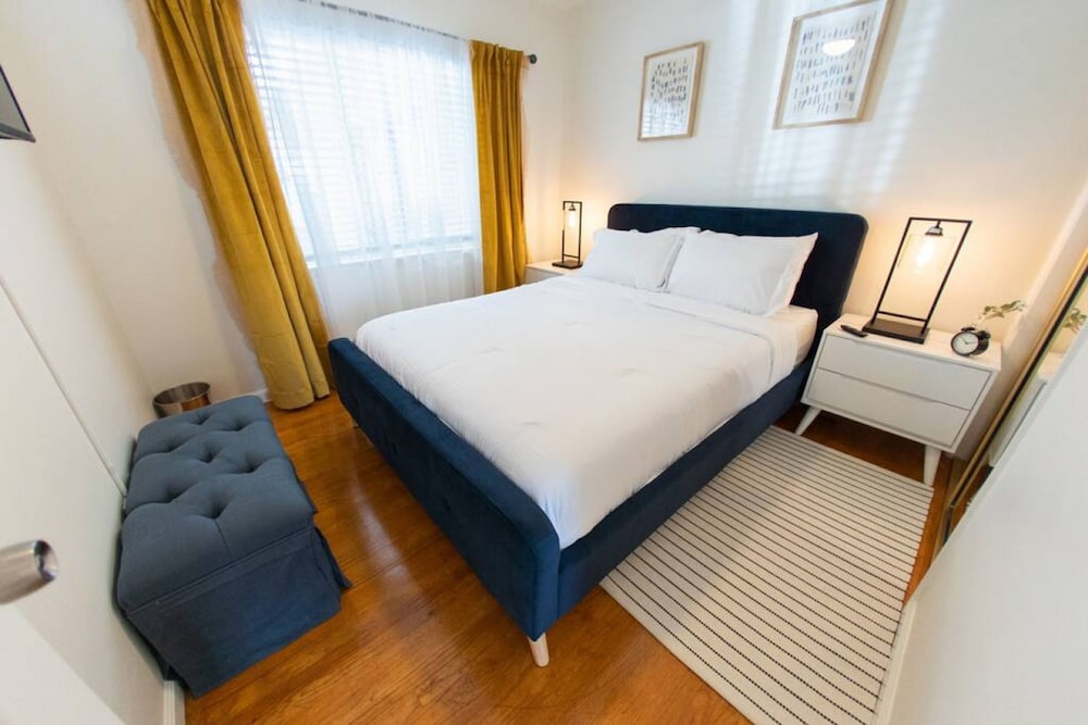 Disneyland Renovated 3BR Fullerton House w Garage Fenced Yard p56