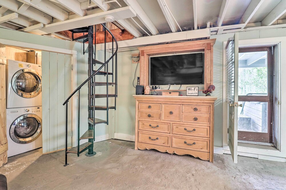 Maggie Valley Retreat With Hot Tub + Fire Pit! view 2