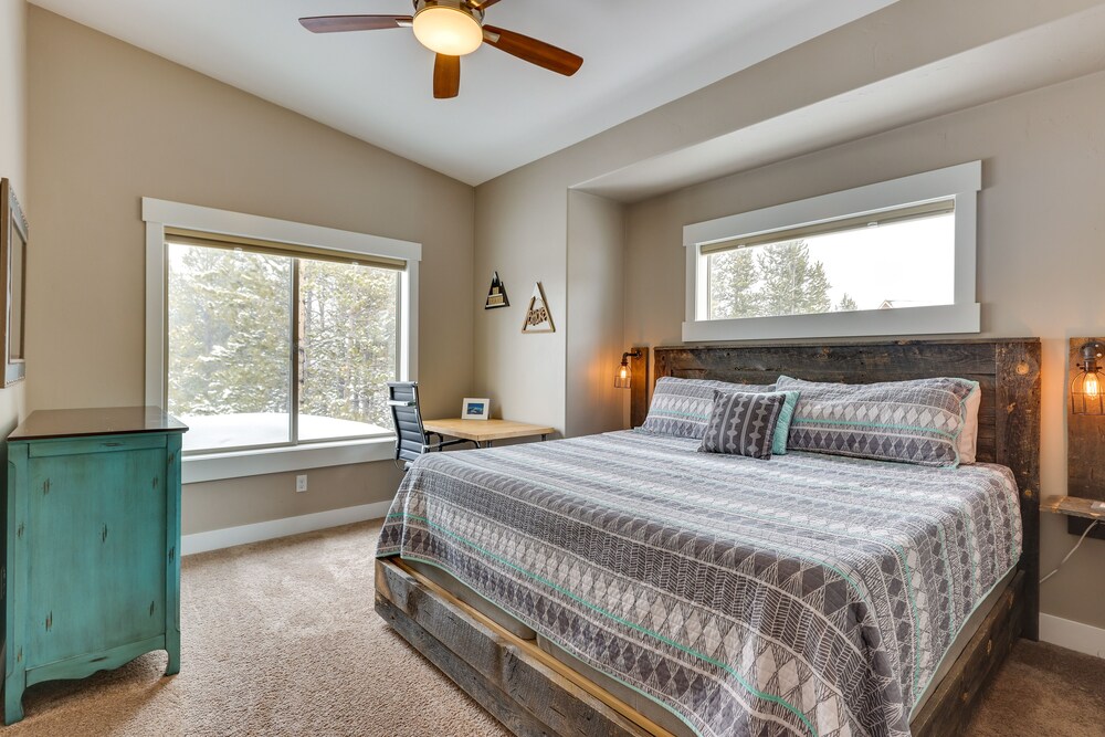 Convenient Fraser Townhome w/ Hot Tub, Near Hikes! view 5