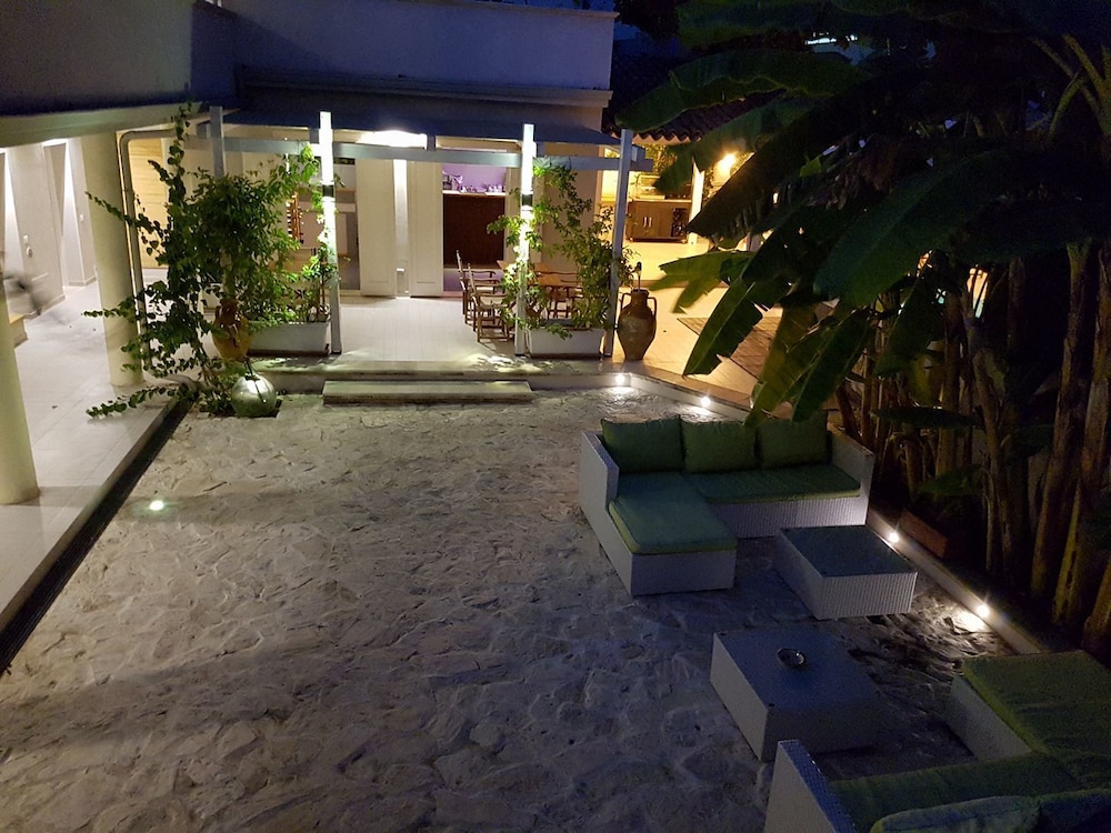 Mina Accomodation