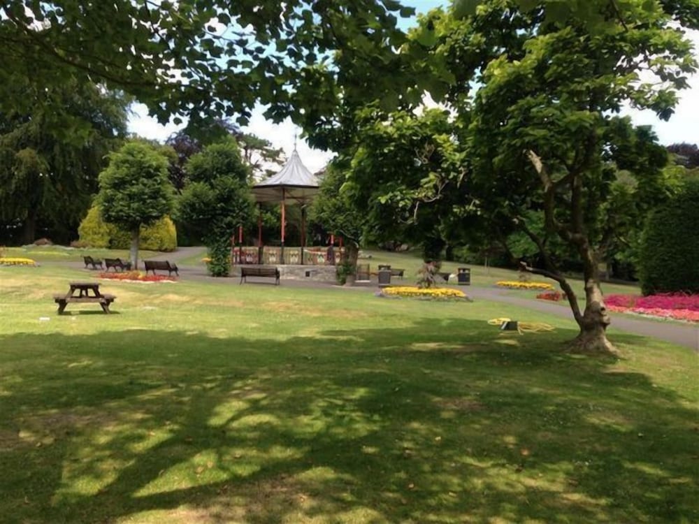 Frome Lodge House view 3