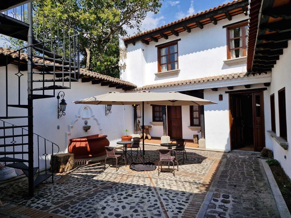 Cozy Colonial Style Azotea Apartments