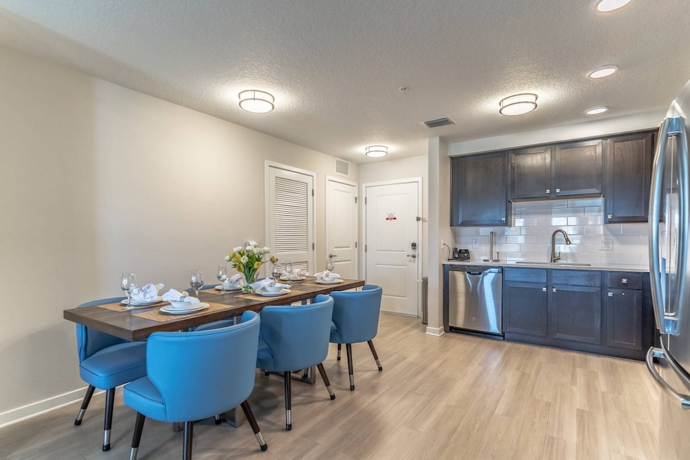 4012 Vista Cay