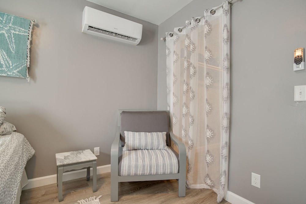 ~ 1 Mi to Beach: Cape Cod Apt in South Yarmouth