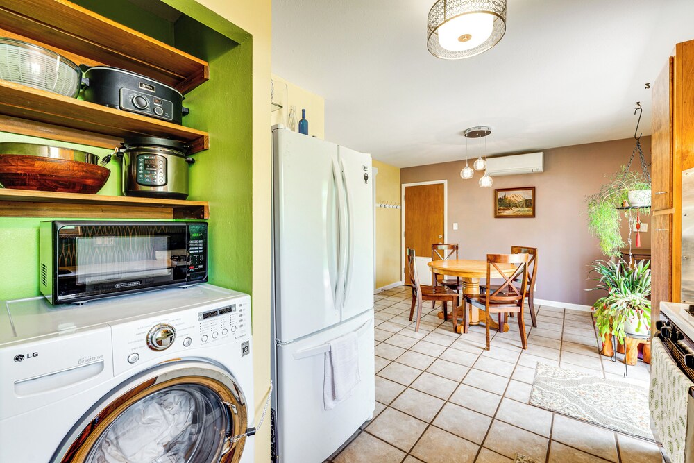 < 1 Mi to CU Boulder: Home w/ Fenced Yard!