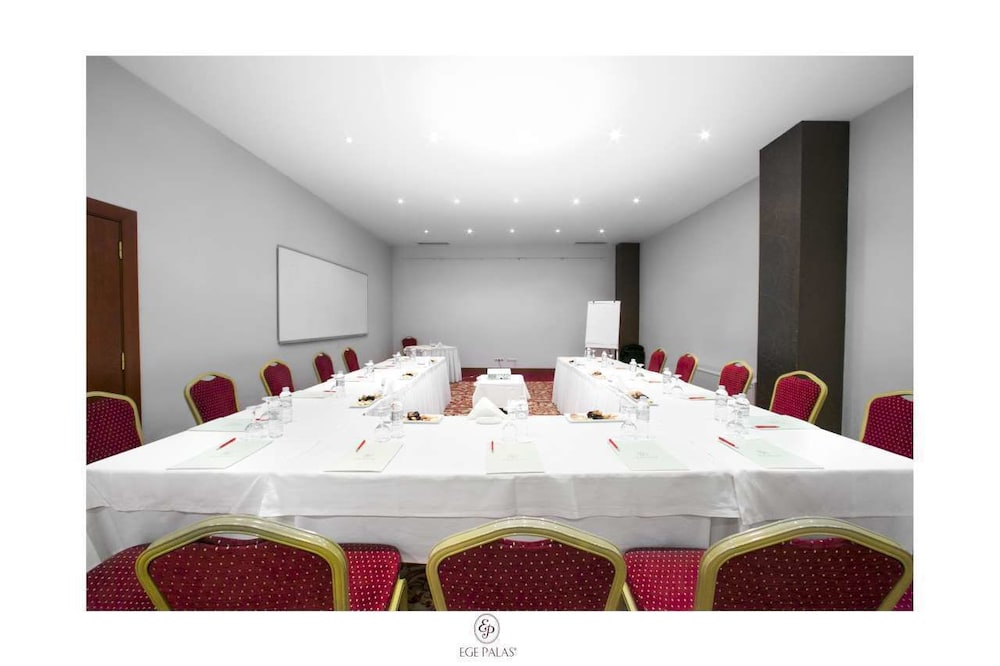 Ege Palas İş Oteli - Image 47