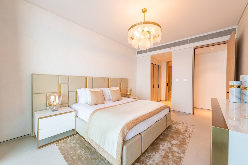 Sea View Urban Retreat in Address JBR
