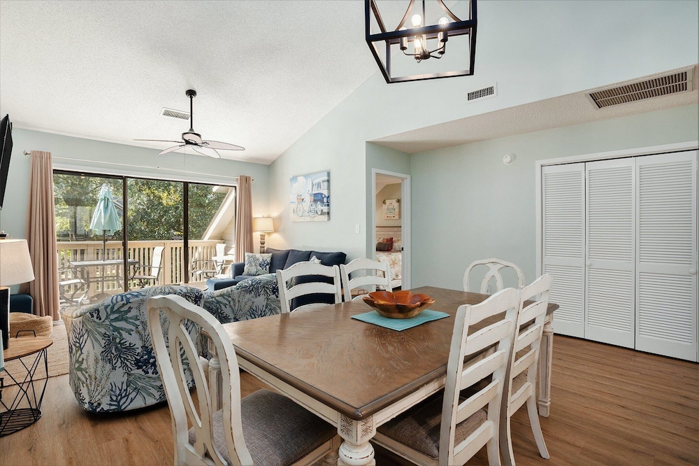 2d West Hyde Park 3 Bedroom Condo