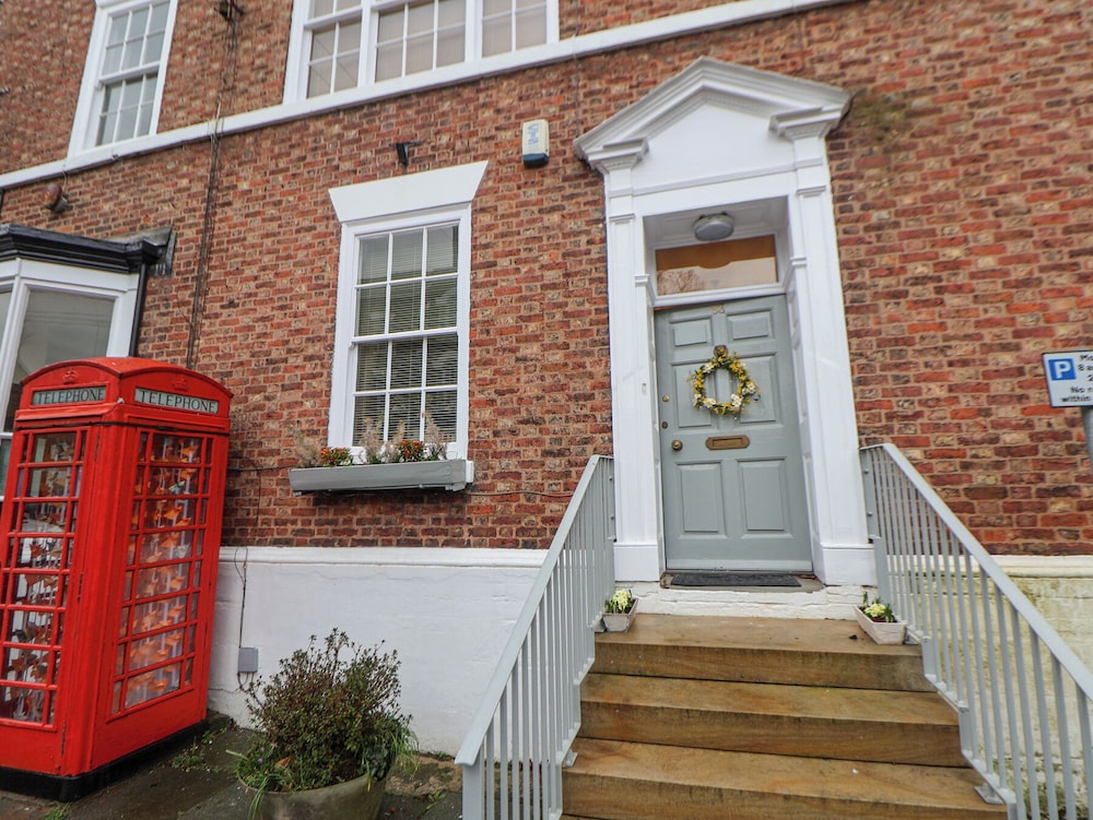83 High Street