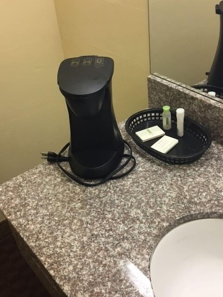Economy Inn