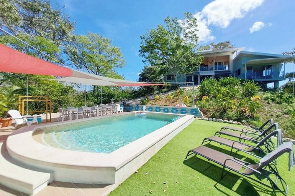 Private Saltwater Pool, Mountain Views, 3min Beach